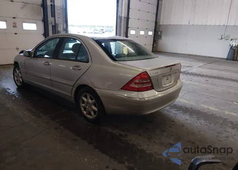 2004 Mercedes-Benz C 240 4Matic from USA, damaged, VIN WDBRF81J34F460296
